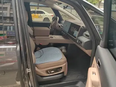 Li Auto Li MEGA 2025, 14700 км, за 478000 CNY - фото 8