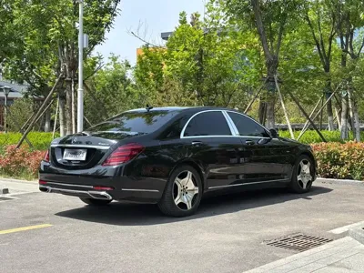 Mercedes-Benz S-Class 2020, 135000 км, за 368000 CNY