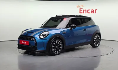 MINI Cooper · 2022 год