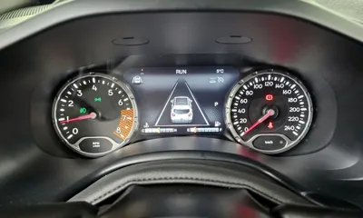 Jeep Renegade 2023, 4886 км, за 27990000 KRW - фото 8