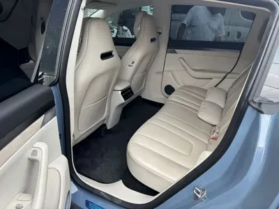 智界 Zhijie R7 2025, 15000 км, за 190799 CNY