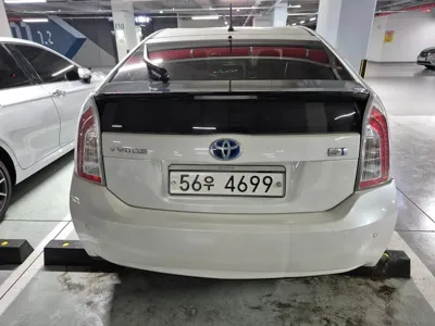 Toyota Prius 2015, 126741 км, за 7900000 KRW