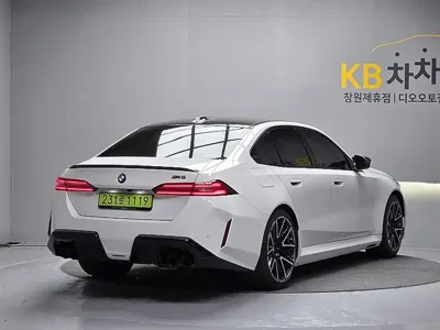BMW M5 2025, 8906 км, за 185000000 KRW - фото 2