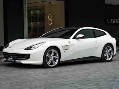 Ferrari GTC4Lusso 2018, 22000 км, за 3680000 CNY - фото 1