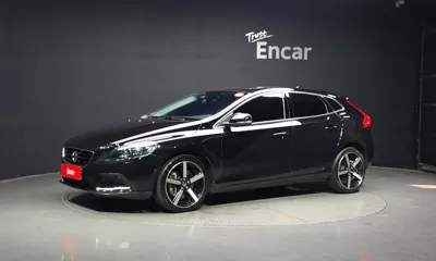 Volvo V40 · 2016 год