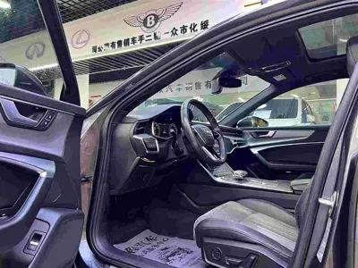 Audi A6L 2021, 120000 км, за 169800 CNY - фото 4