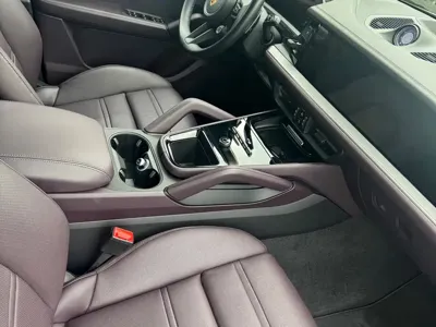 Porsche Cayenne 2023, 15000 км, за 608800 CNY - фото 6