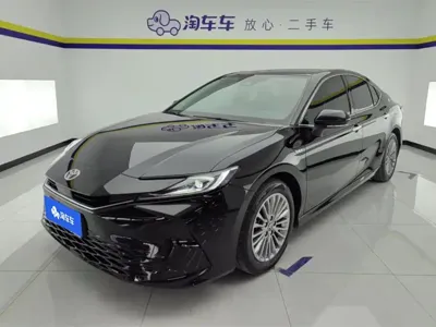 Toyota Camry · 2024 год
