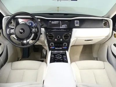 Rolls-Royce Cullinan 2023, 9200 км, за 489000000 KRW - фото 6