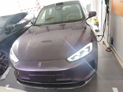 AITO 问界 AITO M5 2025, 5900 км, за 183900 CNY