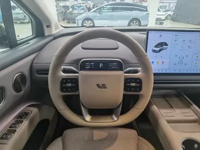 Li Auto 理想i8 2025, 13000 км, за 298800 CNY - фото 8