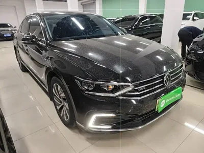 Volkswagen 迈腾 PHEV 2023, 33300 км, за 107100 CNY