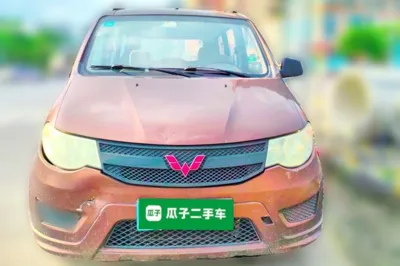 Wuling Hongguang 2015, 130900 км, за 16205.51 CNY