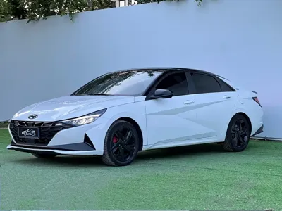 Hyundai Elantra · 2022 год