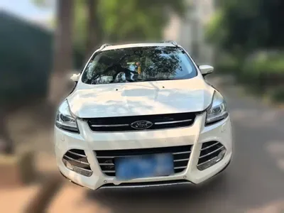 Ford Kuga 2014, 92100 км, за 26200 CNY