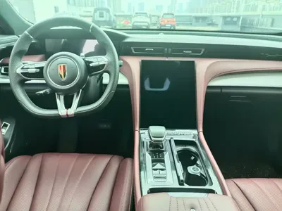 Hongqi Hongqi H5 2025, 10000 км, за 100800 CNY
