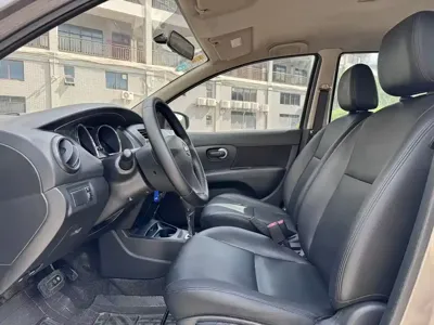 Nissan Livina 2015, 130000 км, за 19800 CNY