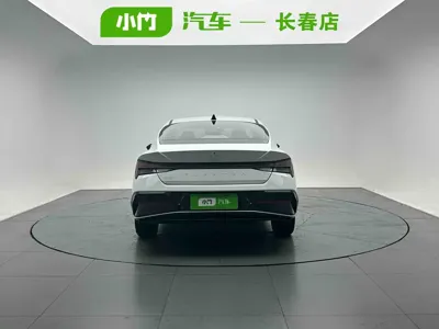 Hyundai Elantra 2023, 16000 км, за 95000 CNY