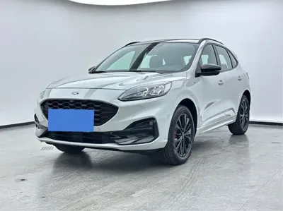 Ford Escape · 2023 год