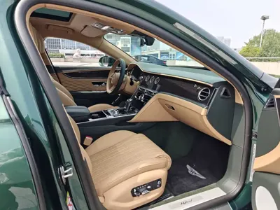 Bentley Flying Spur PHEV 2022, 17000 км, за 1750000 CNY - фото 4
