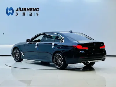 BMW 5 Series 2022, 46000 км, за 213000 CNY
