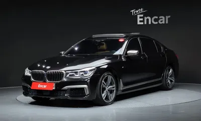 BMW 7-Series · 2017 год