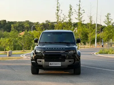 Land Rover Defender 2024, 36000 км, за 618000 CNY