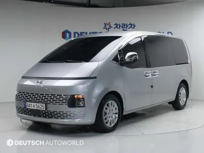 Hyundai Staria · 2023 год