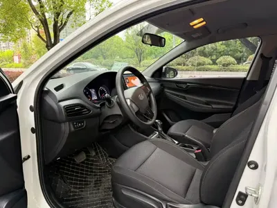 Hyundai Elantra 2020, 60000 км, за 32800 CNY