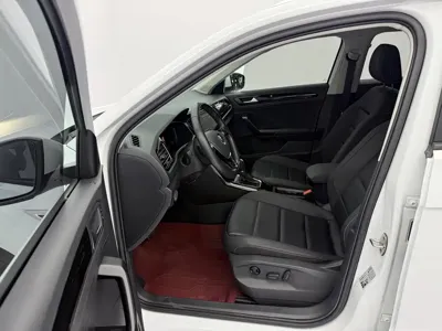Volkswagen T-Roc 2022, 24700 км, за 123800 CNY - фото 23