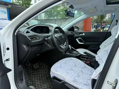 Peugeot 308 2018, 108000 км, за 28800 CNY