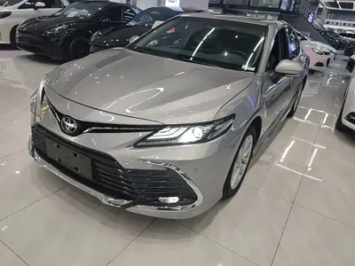 Toyota Camry · 2023 год