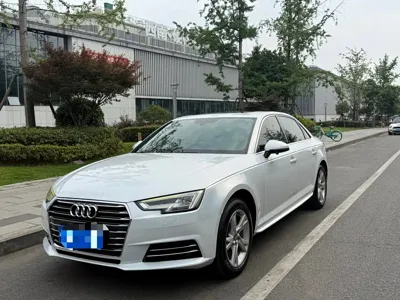 Audi A4L · 2018 год