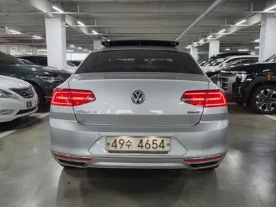 Volkswagen Passat 2018, 340255 км, за 10990000 KRW