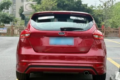 Ford Focus 2015, 11900 км, за 64064.06 CNY