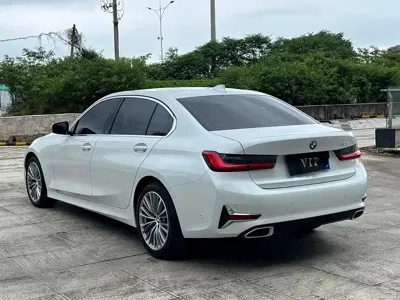BMW 3 Series 2019, 75000 км, за 128800 CNY