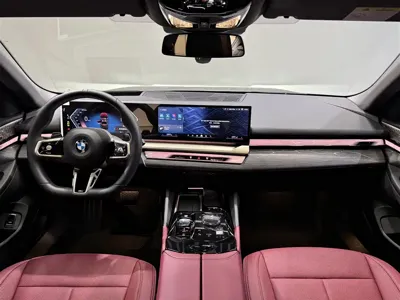 BMW 5 Series 2025, 3000 км, за 329799 CNY - фото 15
