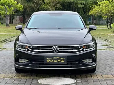 Volkswagen Magotan 2022, 50000 км, за 109800 CNY