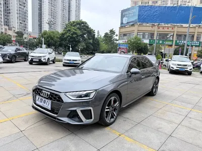 Audi A4L · 2020 год