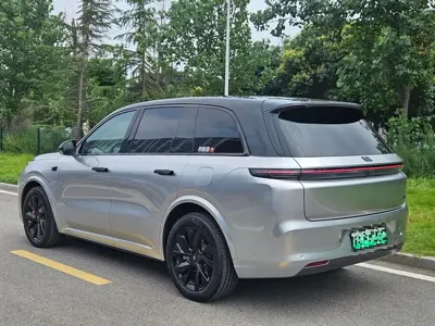 Li Auto Li L8 2023, 47000 км, за 199800 CNY