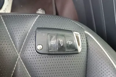 Volkswagen Tiguan L 2022, 122200 км, за 104674.45 CNY - фото 12