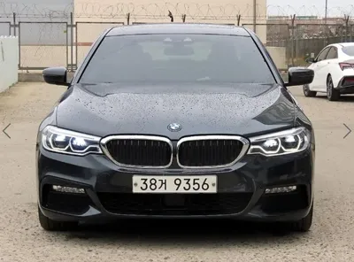 BMW 5-Series · 2017 год