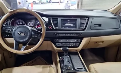 Kia Canival 2017, 141112 км, за 9900000 KRW - фото 9