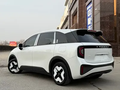 Arcfox S 2025, 9000 км, за 79000 CNY