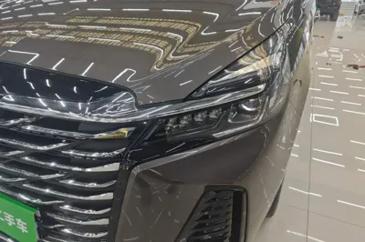 Buick GL8 2023, 17300 км, за 167807.87 CNY
