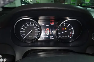Land Rover Discovery Sport 2016, 109300 км, за 66226.21 CNY - фото 8