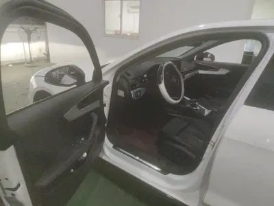 Audi A4L 2022, 88000 км, за 122800 CNY