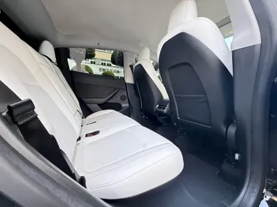 Tesla Model Y 2021, 53000 км, за 136800 CNY - фото 12