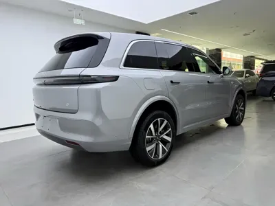 Li Auto Li L8 2023, 19000 км, за 218000 CNY