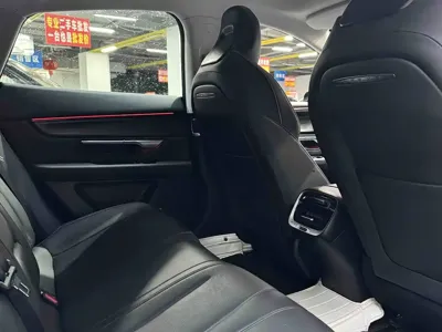 Xpeng P7 2023, 70000 км, за 89800 CNY